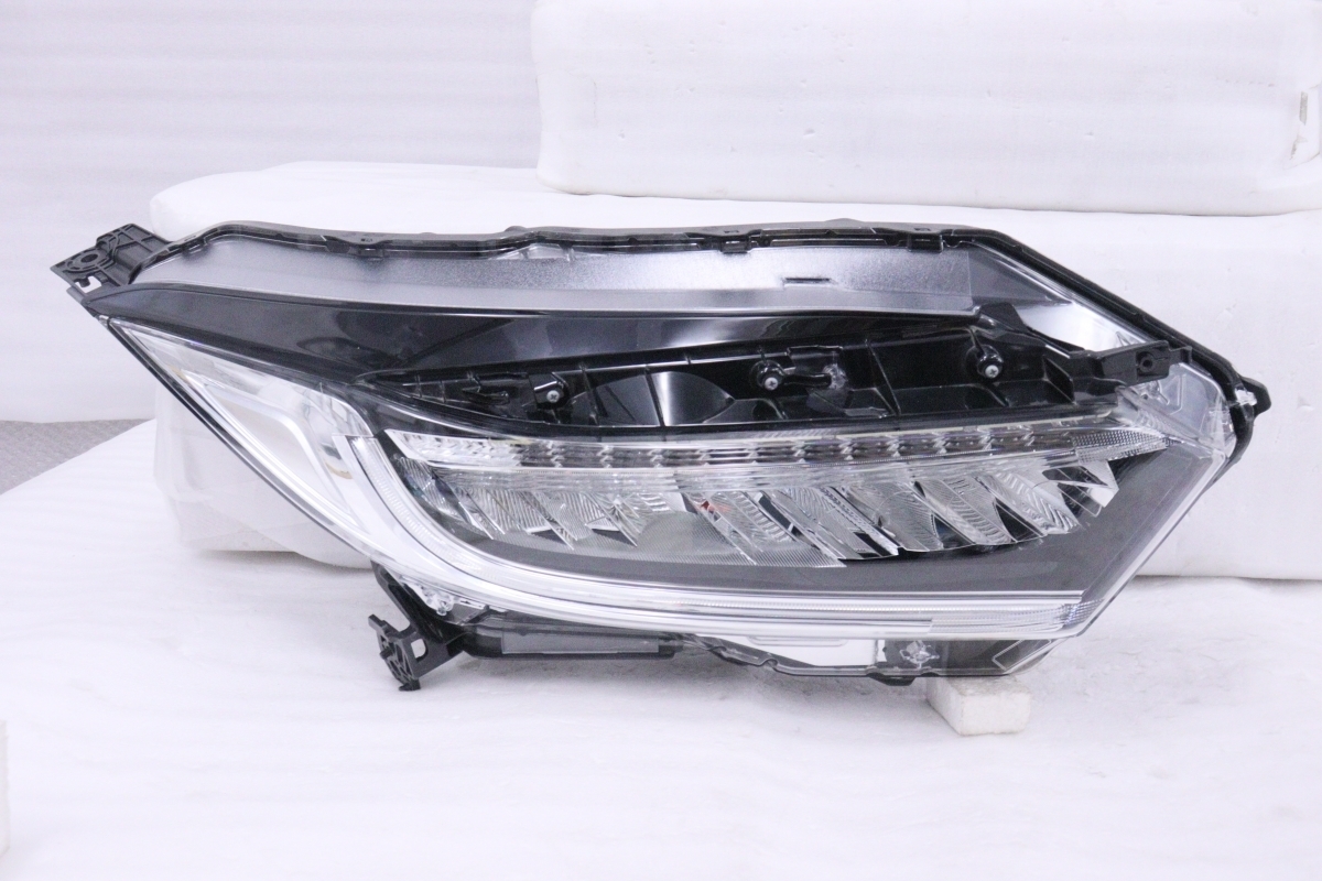 21-1784☆美品 後期 LED RU1 ヴェゼル☆右ヘッドライト KOITO 100