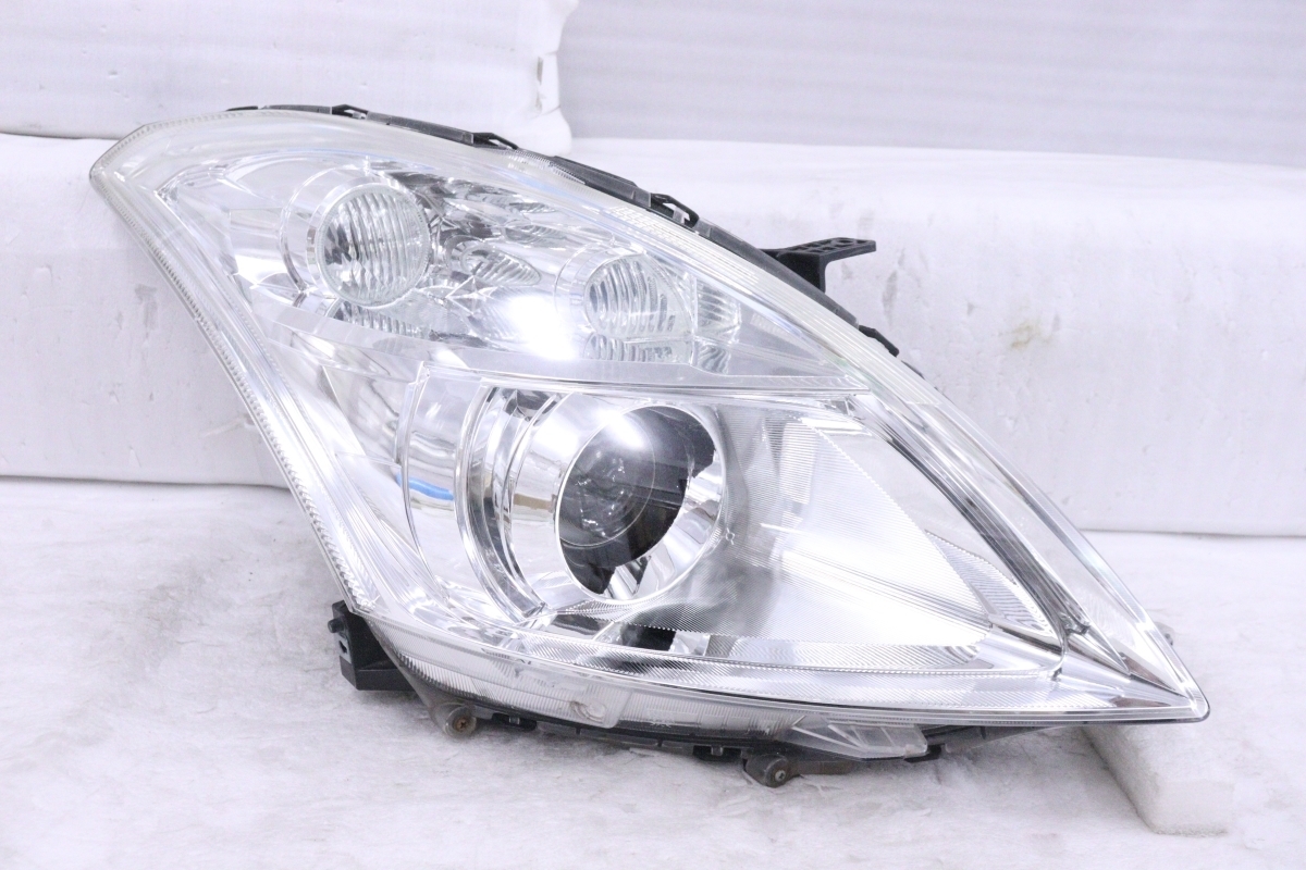 23-107☆HID ZC72S スイフト☆右ヘッドライト STANLEY P9120 ZD72S