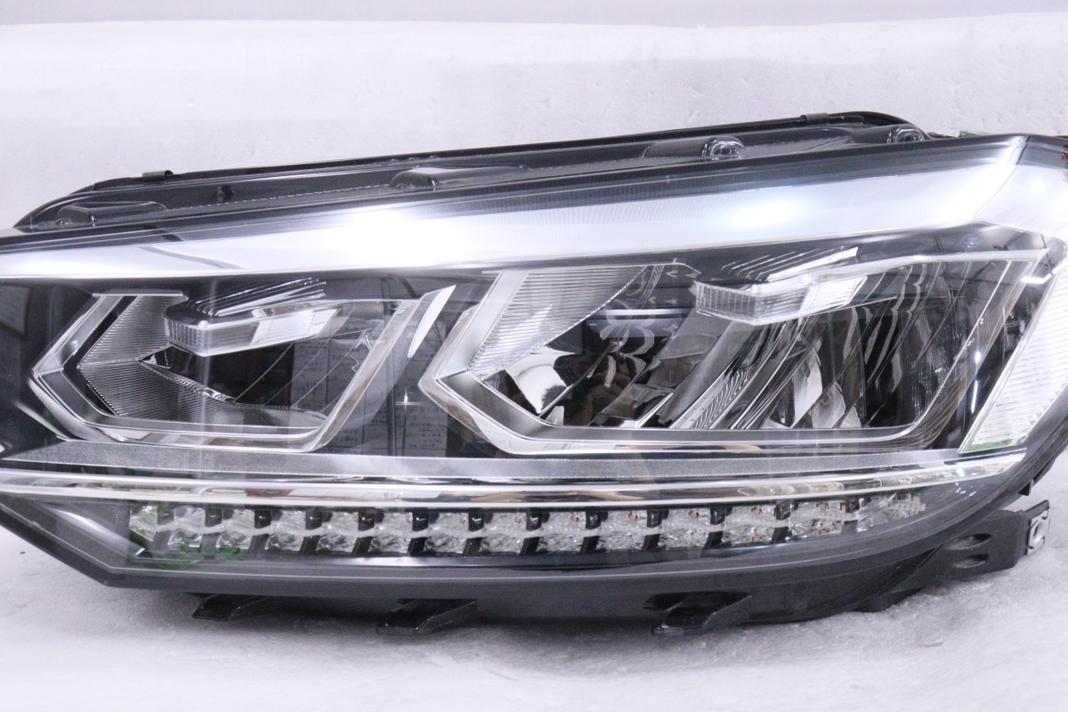 24-1865★LED ５T系 ゴルフトゥーラン★左ヘッドライト 5TC 941 035 B VW ブラック 純正★フォルクスワーゲン_画像2