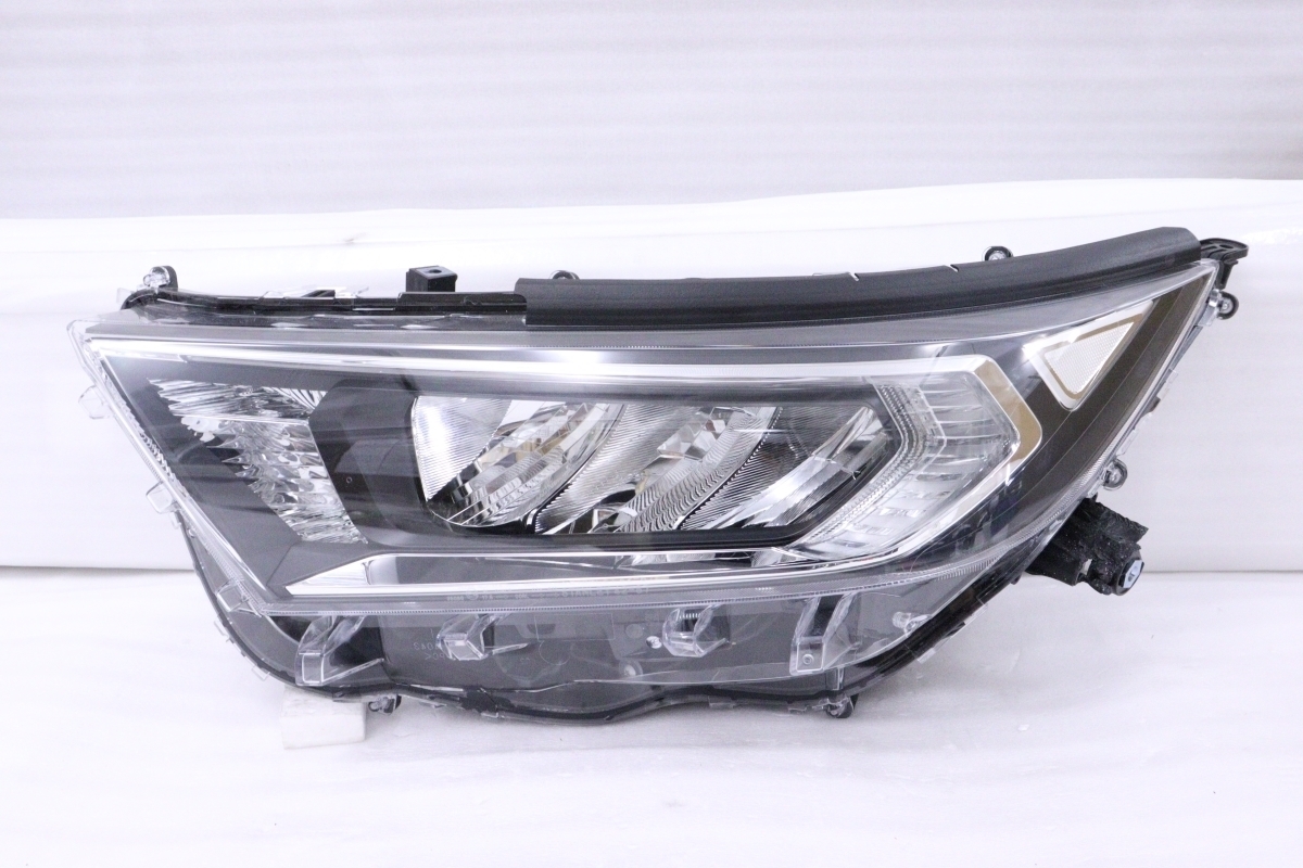 26-65★美品 LED MXAA52 RAV4★左ヘッドライト ガソリン車 STANLEY 42-87 打刻:A ブラック 純正★トヨタ (RO)_画像1