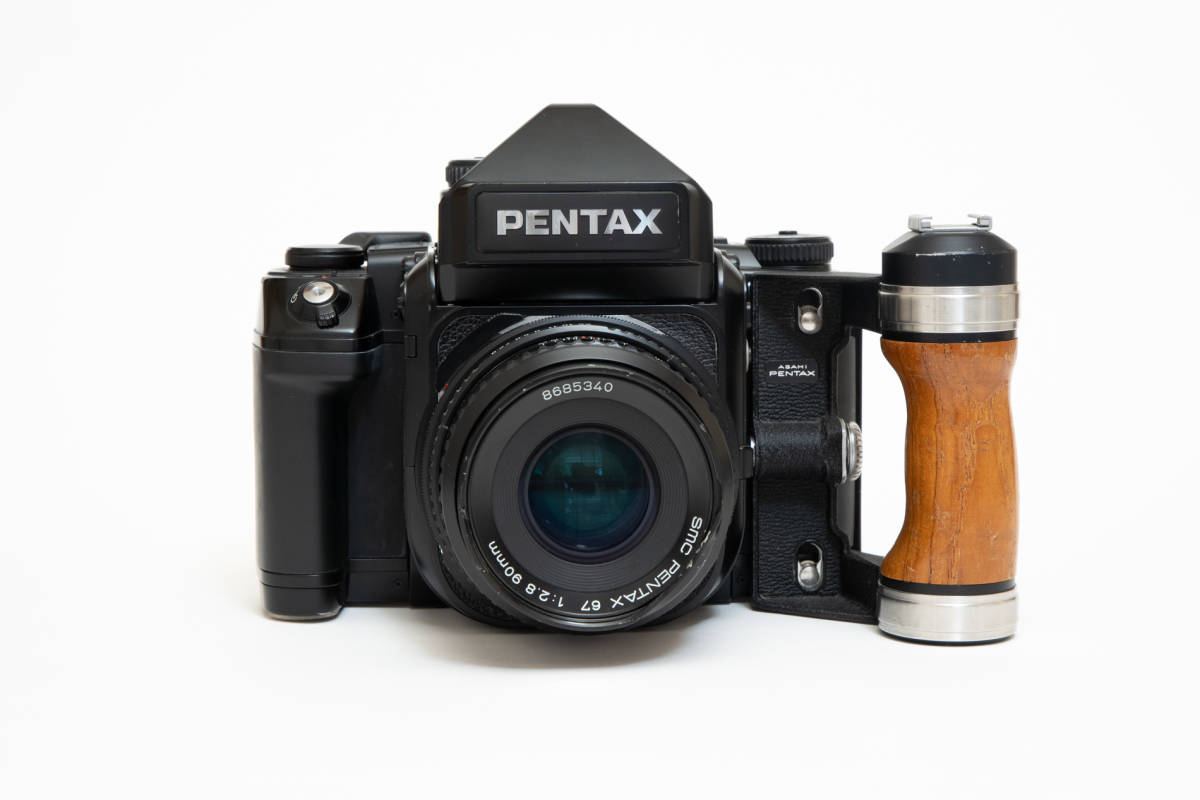 PENTAX ペンタックス 67II ボディ ＆ 90mm F2.8 レンズ ＆ 木製グリップ ＆ 説明書付き 中判 フィルム カメラ_画像1