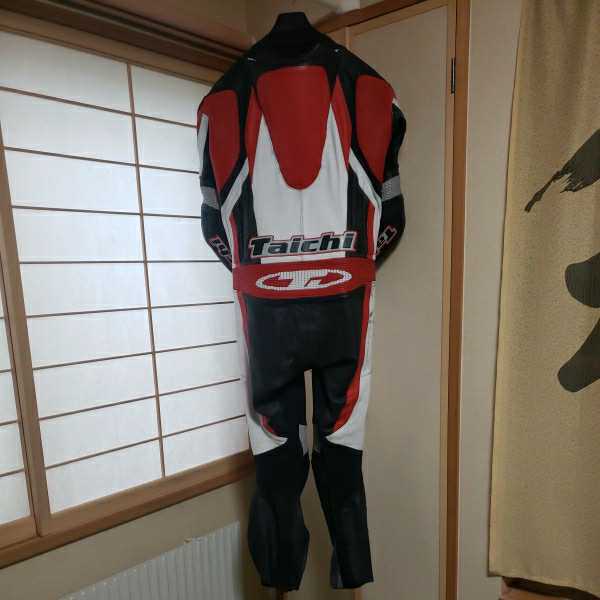 RSタイチ TAICHI ツナギ 革ツナギ レザースーツ レーシングスーツ 装備一式　バイクレース　これで装備は完璧！サーキットへレッツゴー_背面にネームなど入れてません。