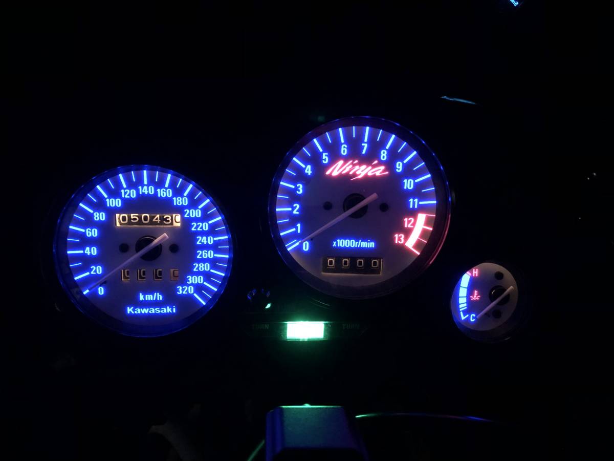 【ELパネル付き GPZ900R ニンジャ(NINJA)用メーター ZZR1100C型を加工済み】
