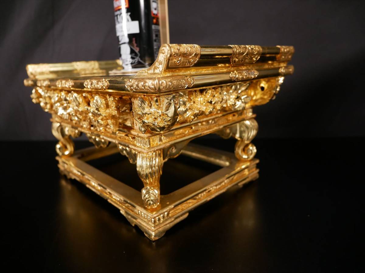 収集品 最高級裏金和讃卓 全方向彫 金具付き 木製本金箔 仏具 収集品 最高級裏金和讃卓 全方向彫 金具付き 木製本金箔 仏具