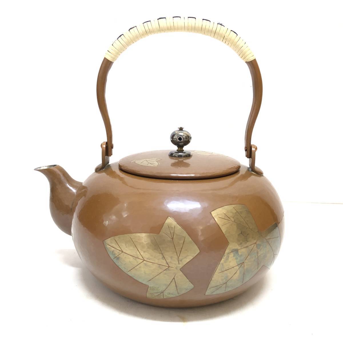 未使用保管品】 玉川堂 茶器揃 湯沸 茶托 茶匙 建水 茶筒 葉紋 葉文 鎚肌 鎚目打 鎚起銅器 銅製鋲打 銅製 銅器 茶器 煎茶 茶道具 在銘 