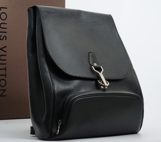 LOUIS VUITTON - □ルイ ヴィトン□ タイガ カシアー リュック LOUIS VUITTON - □ルイ ヴィトン□ タイガ カシアー リュック