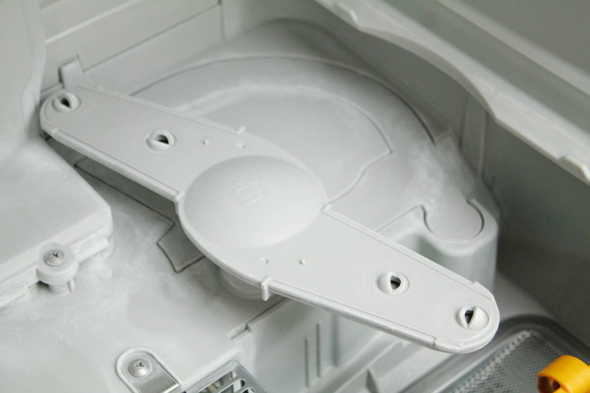 【引取可/福岡市博多区】Panasonic パナソニック 食器洗い乾燥機 2015年製 NP-TR8-W 6