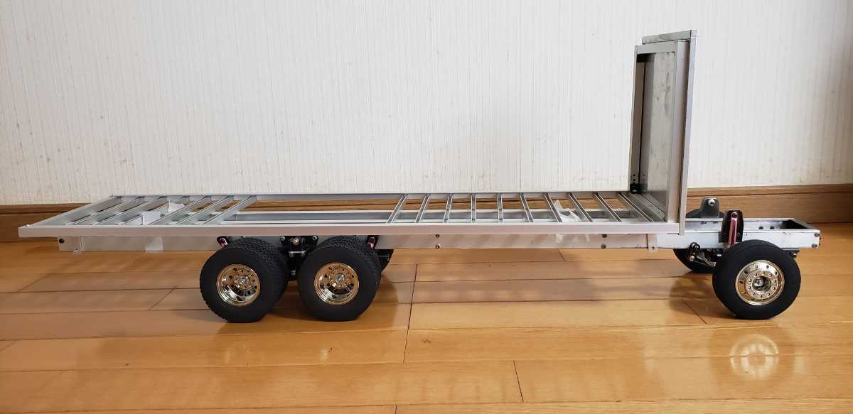 上級者向け】タミヤ1/14ビックトラック改造用単車シャーシ、荷台 上級者向け】タミヤ1/14ビックトラック改造用単車シャーシ、荷台