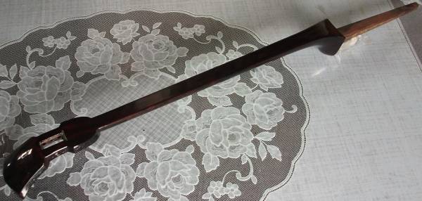 沖縄三線　縞黒檀　真壁型スンチー涂り　　棹