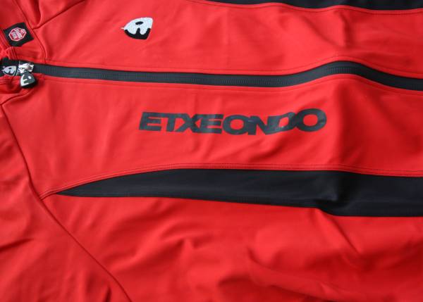 【訳あり特価】ETXEONDO　防風　半袖ジャージ　EREO レッド　M_画像3