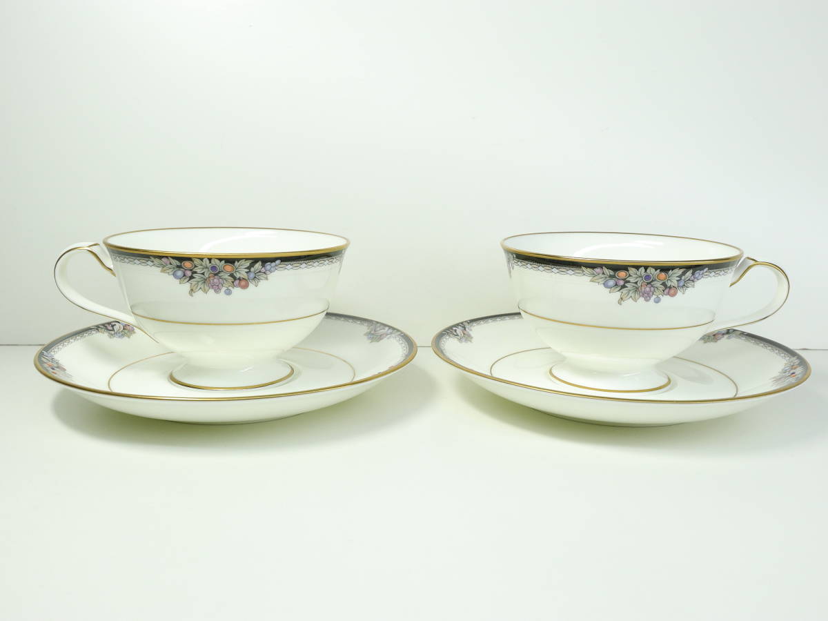 ★Noritake★ノリタケ ティーカップ＆ソーサー 2客セット 果実柄★紅茶 金彩の画像1