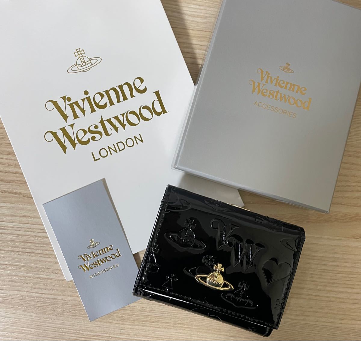 Vivienne Westwood ヴィヴィアンウエストウッド 三つ折り財布　ミニウォレット　エナメル　ブラック