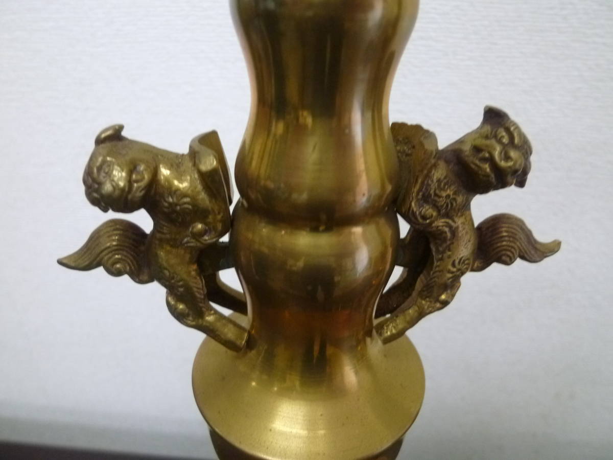 〇中古品 仏具 真鍮製 蝋燭立て  ろうそく立て 対 燭台 獅子 法事