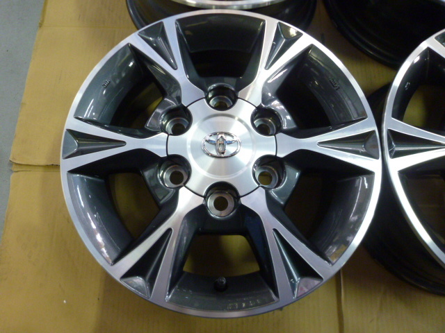 全てのアイテム 現行ハイエース 4本 トヨタ 現車取り外し!新品4本