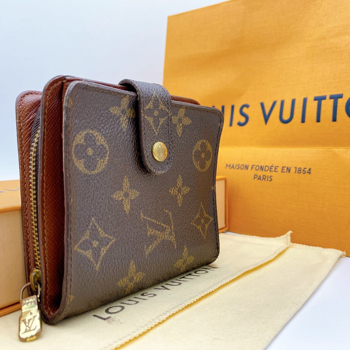 A248【正規品】LOUIS VUITTON ルイヴィトン モノグラム コンパクト