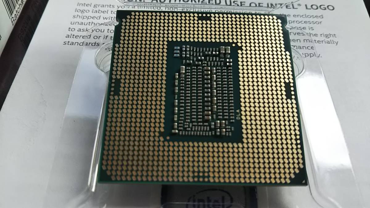 Intel core i7 9700k LGA1151 (動作品 OC使用歴無し）