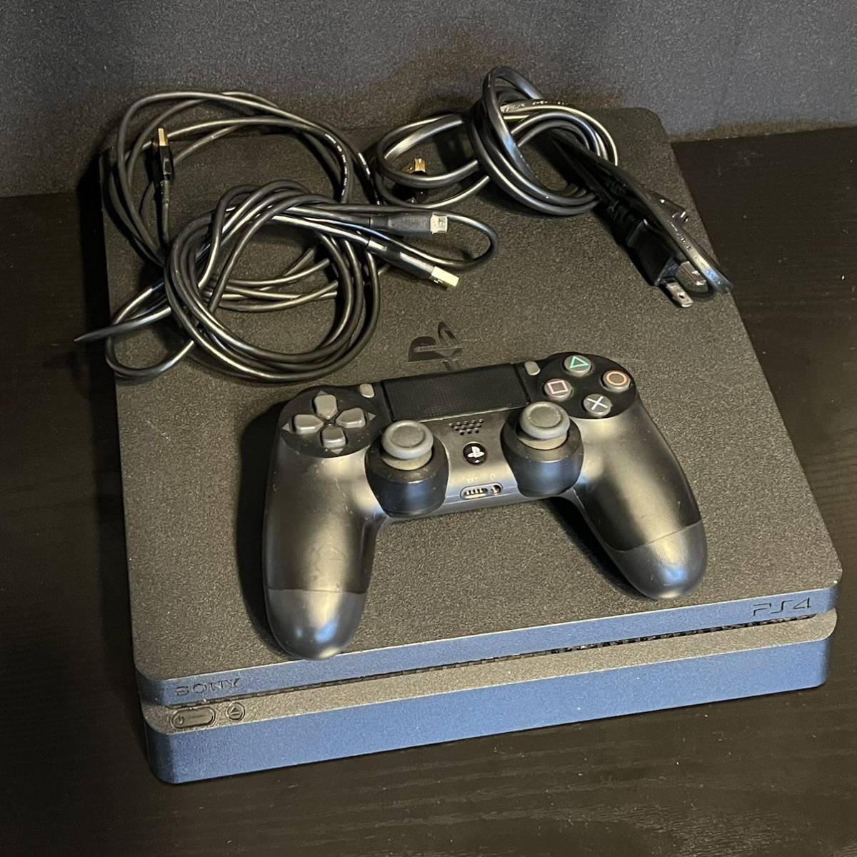 絶品 PlayStation 4 ジェットブラック500GB CUH-2200AB01