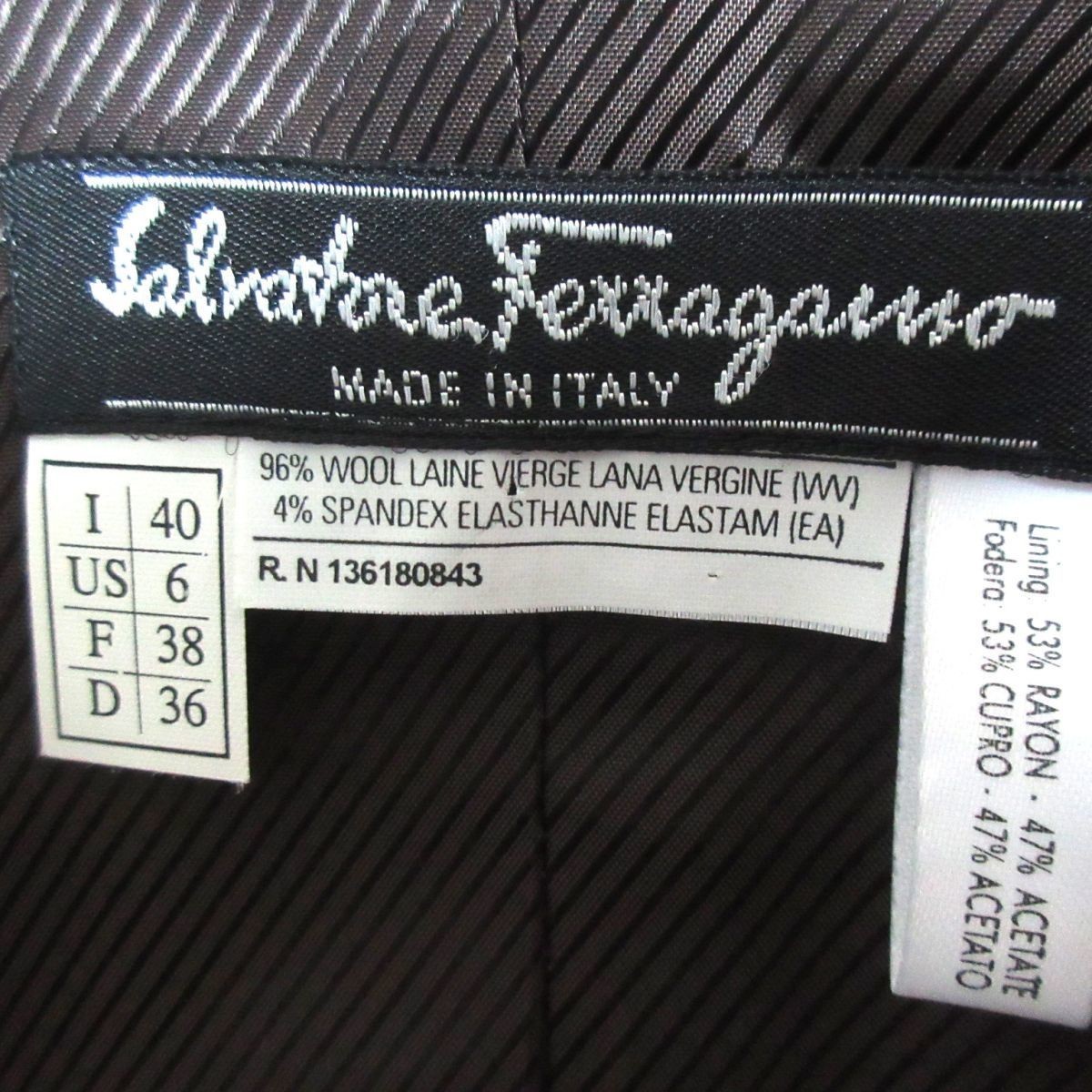 ほぼ未使用 Salvatore Ferragamo サルヴァトーレフェラガモ グレン