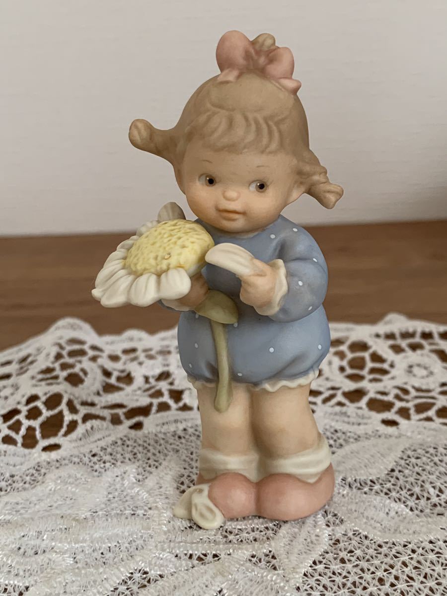 マーベルルーシーアトウェル 陶器人形 これぞ人生 可愛い作品 - 置物
