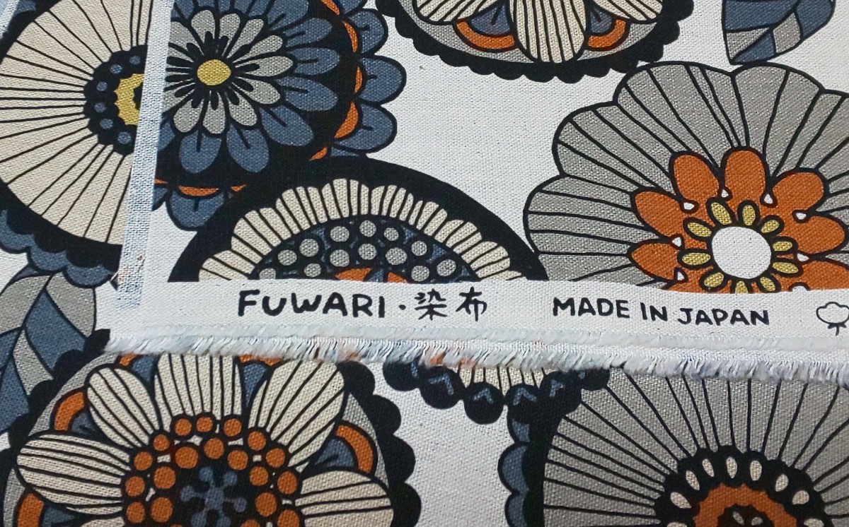 FUWARI・綿麻キャンバス生地・大きな花柄・生地幅×50㎝