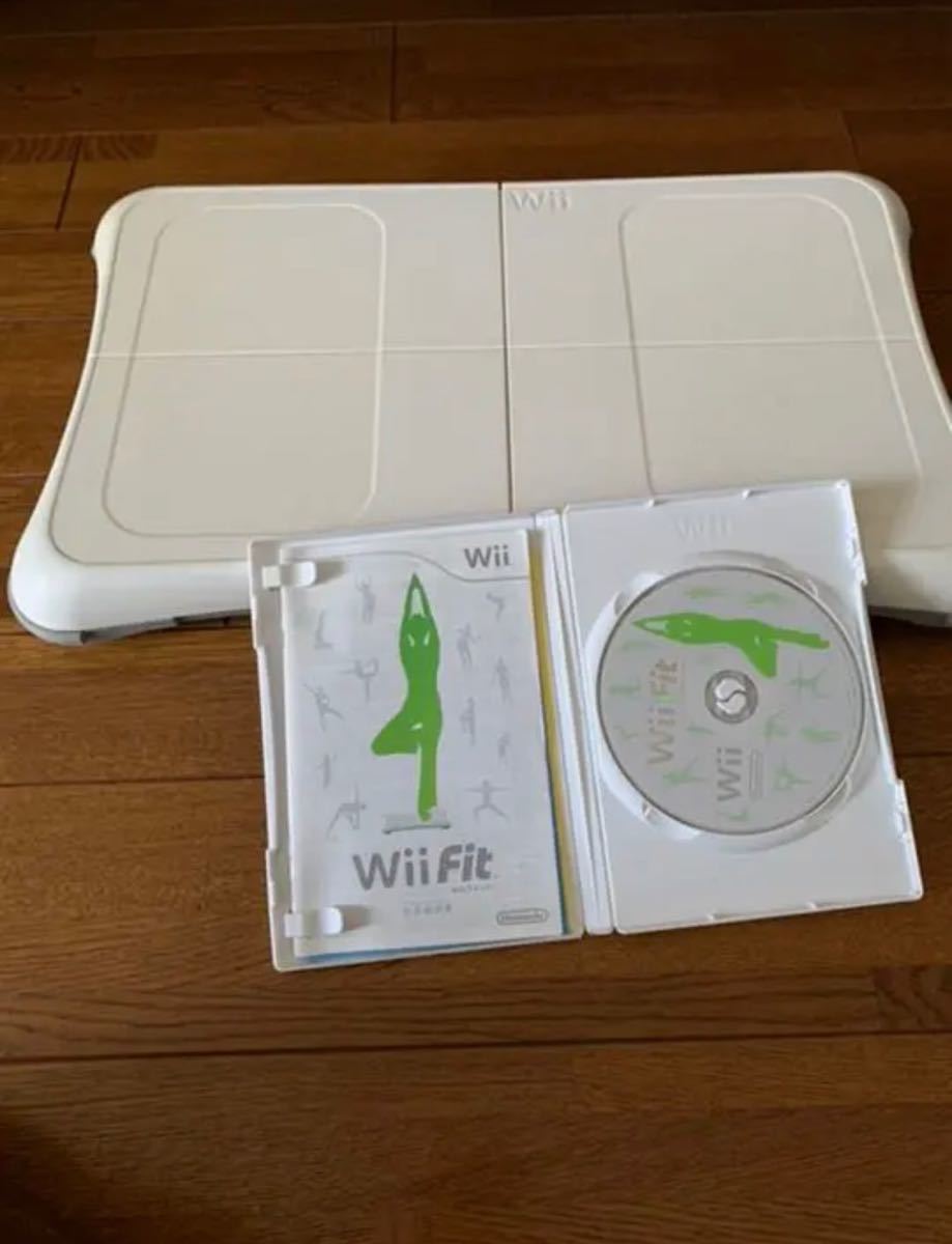 任天堂 Wii 本体セット& wii Fitソフト付き