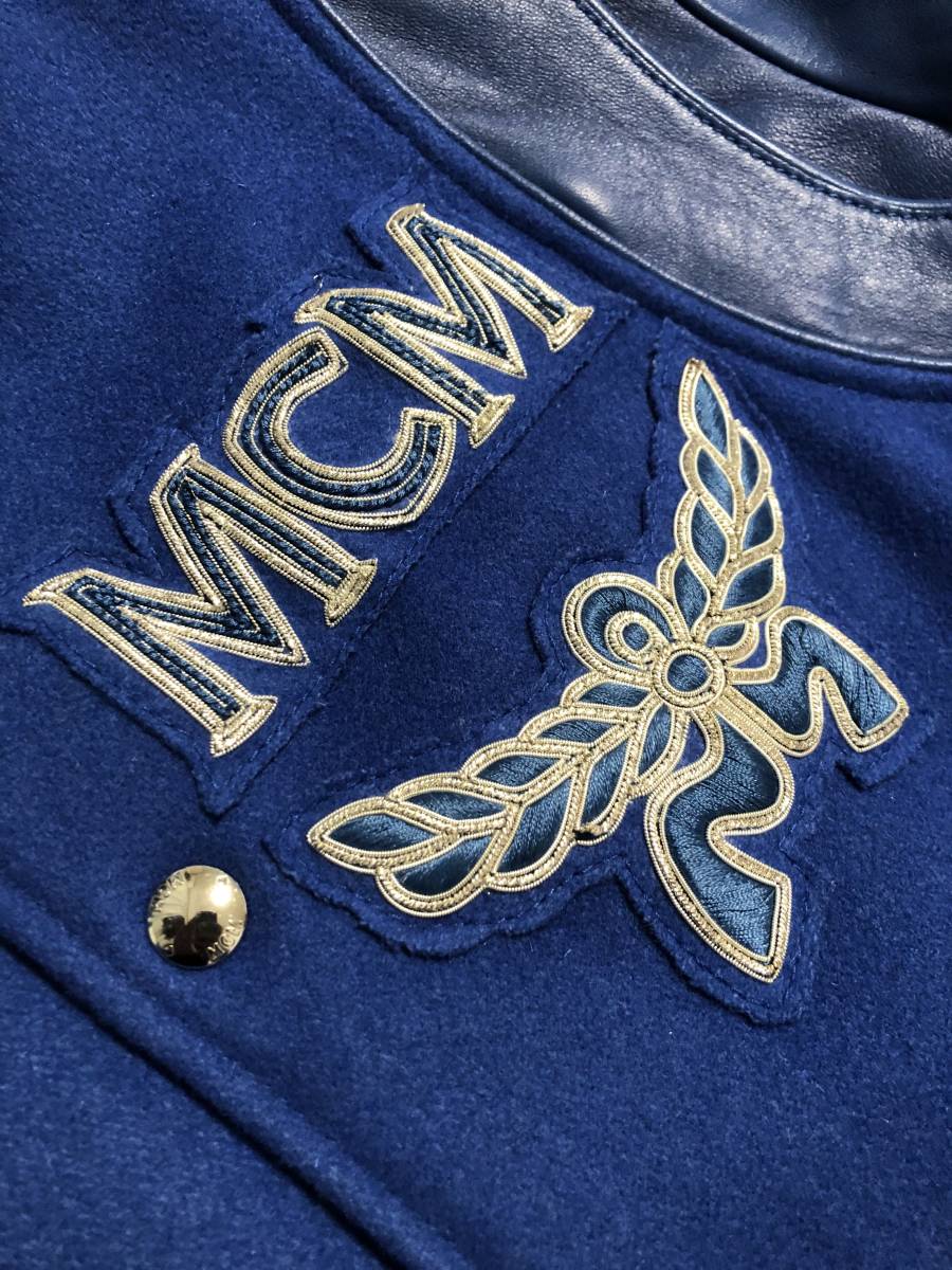 美品☆[MCM] 定価259,200 LXXVI ヴィセトス ワッペン刺繍 ウールメルトン 袖レザースタジャン S 羊革 ブルー イタリア製 エムシーエム_画像4