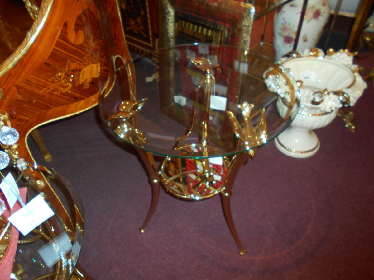 アンティーク調ゴーシャスゴールド色鳩のガラステーブル　ゴールド色鳩のサイドテーブル
