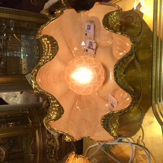 イタリア輸入　アンティーク調ゴージャスゴールド色シェルランプ1灯　ゴールド色貝殻のランプナイトランプ