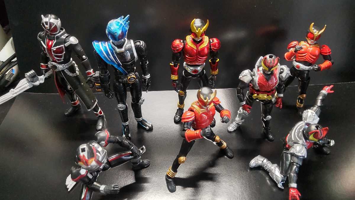 仮面ライダーコンボチェンジ、アームズチェンジ他_下のクウガ、ファイズ、キバはガシャです