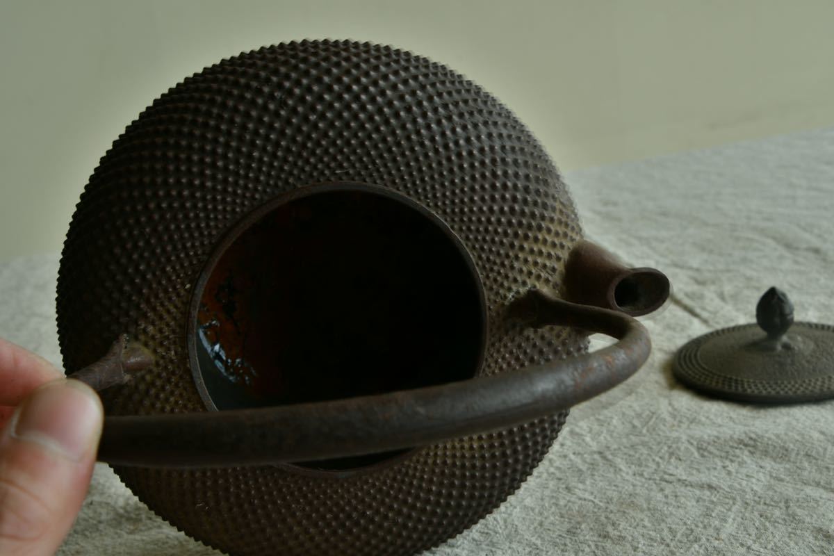 【美品】南部名工「金野和秋作」在銘入 あられ 鉄瓶 茶道具 急須 煎茶道具 和秋 銘 8