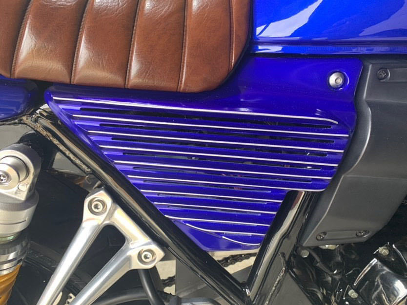最新コレックション XJR400R 98〜07 テールカウル サイドカバー FRP製