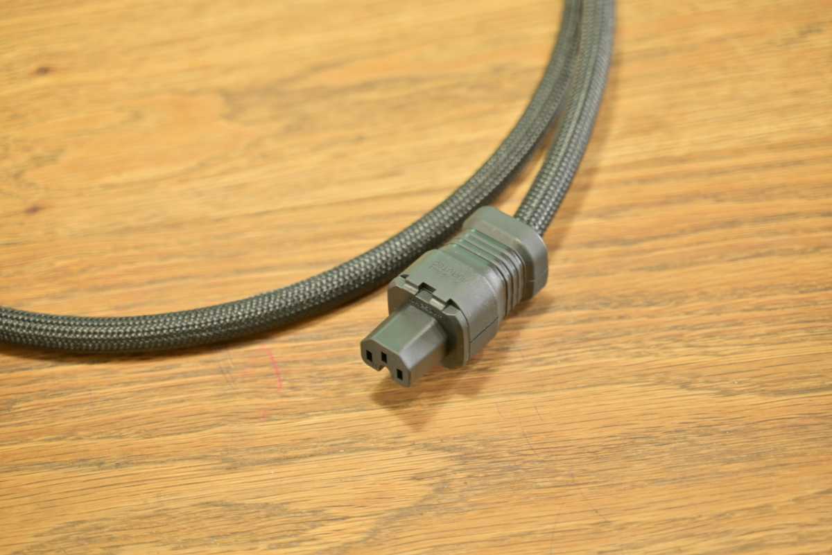 何でも揃う ACOUSTIC REVIVE アコースティックリバイブ 電源ケーブル