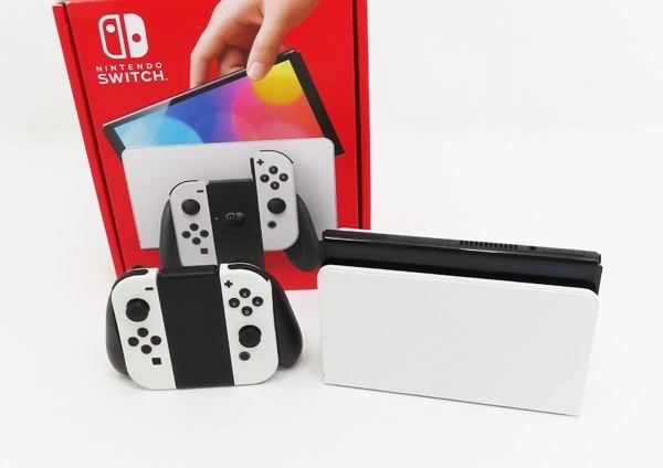 ○【任天堂】Nintendo Switch/ニンテンドースイッチ本体 有機ELモデル HEG-S-KAAAA ホワイト