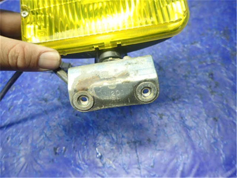  Mazda original Titan { WGEAD } right foglamp light P81900-22006477