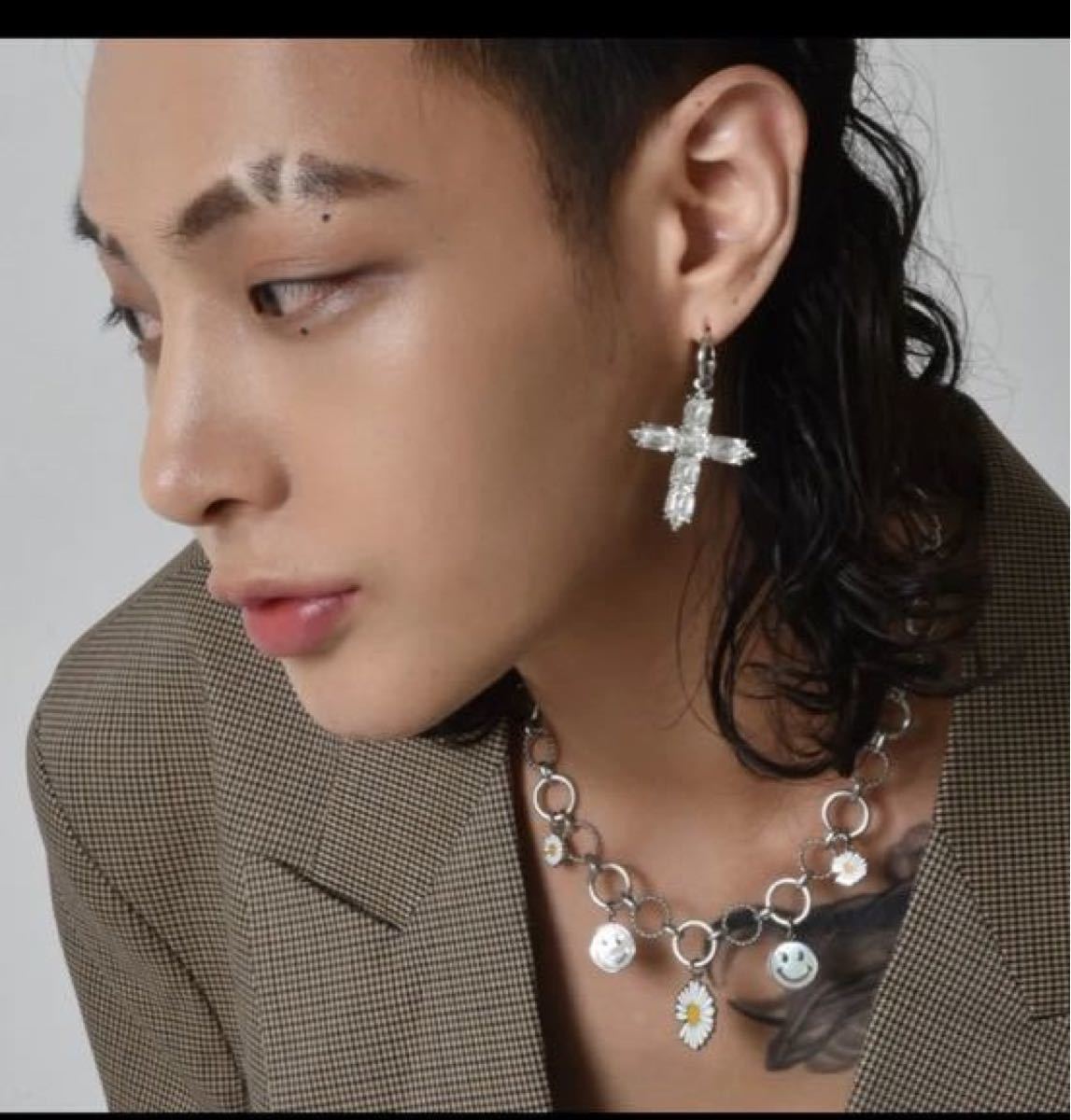 ☆BTS JIMIN着用☆【AVECTHING】☆ROUND IN EARRING.S☆ピアス☆ HANNA ムーンピアス BTS JIMIN ジミン着用
