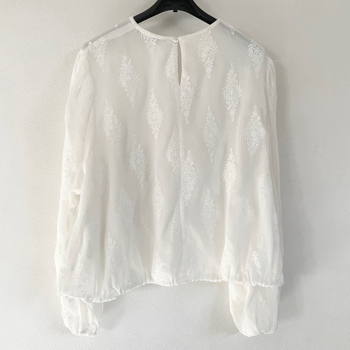 ZARA ザラ EMBROIDERED SHIRT 刺繍シアーブラウス　S 白　ホワイト　ドット　花柄　長袖 トップス