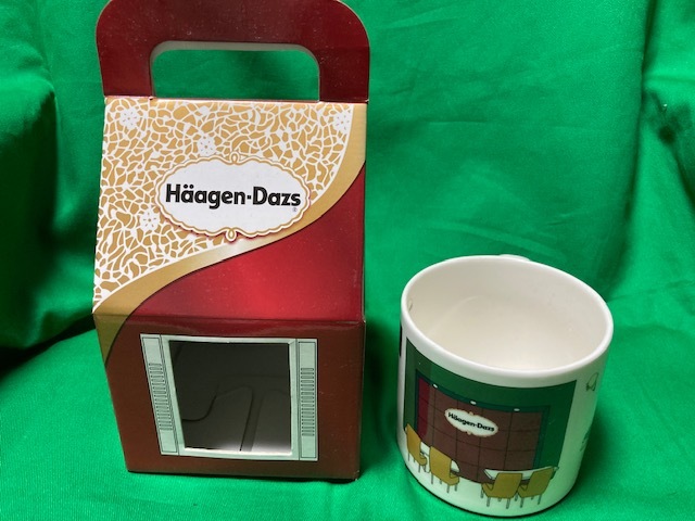 ハーゲンダッツ　マグカップ　コーヒーカップ　超激レア　珍品　陶器　MUG　　マグ　おしゃれな絵柄　箱付き
