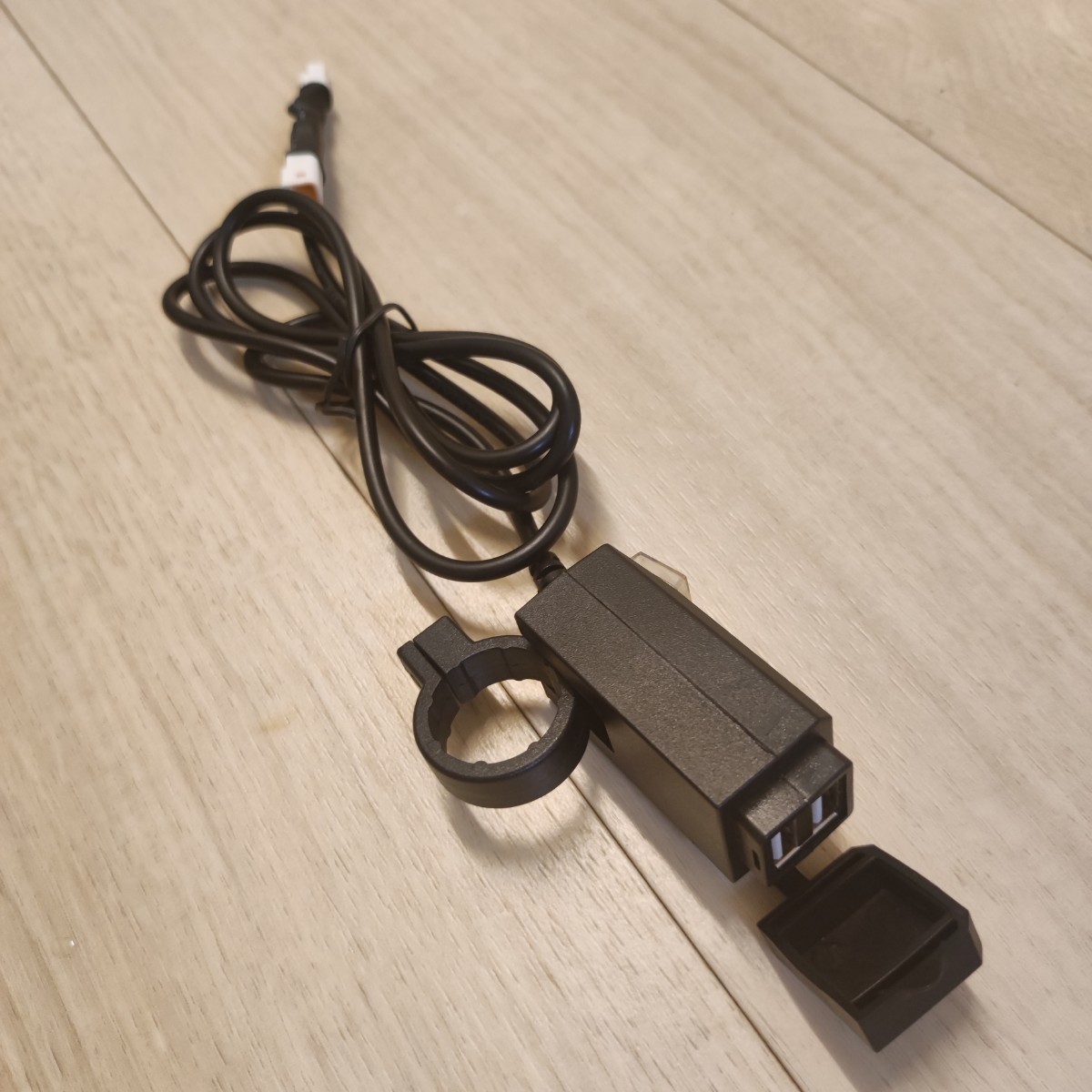 ヤマハ ブリヂストン電動自転車用usb スマホ充電器 電源 ヤマハ ブリヂストン電動自転車用usb スマホ充電器 電源