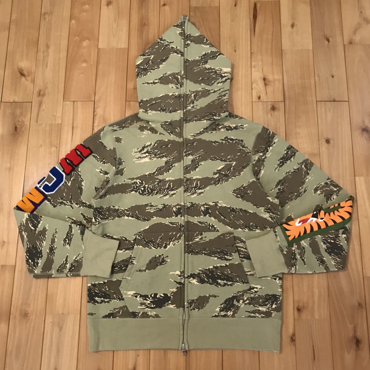 EMBROIDERY shark full zip hoodie Mサイズ シャーク パーカー a bathing ape bape エイプ ベイプ アベイシングエイプ desert camo c17_画像2