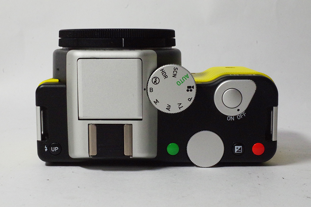 PENTAX K-01 & smc PENTAX-DA40mmF2.8 XS 人気の商品ですがジャンク品