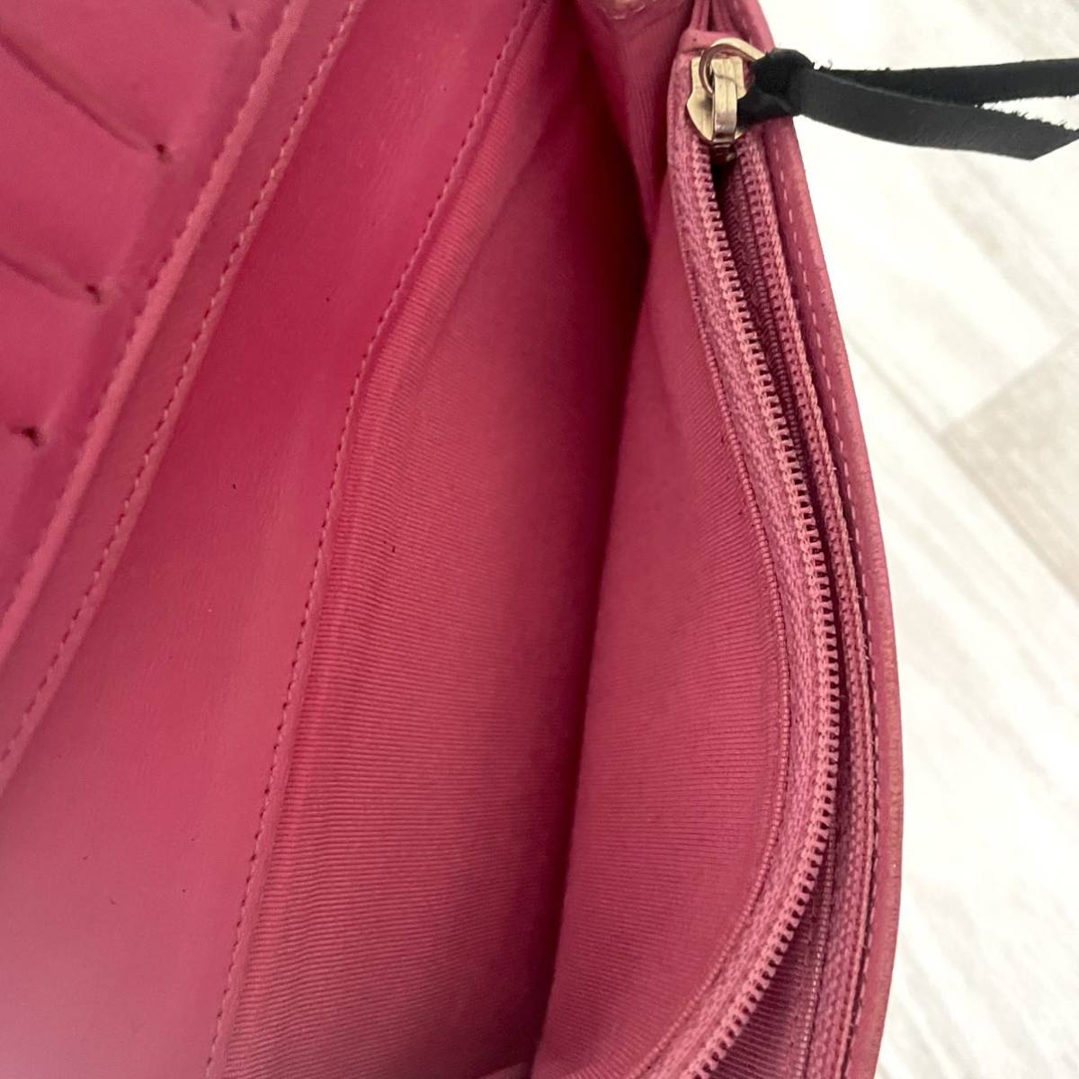 美品 シャネル CHANEL マトラッセ 二つ折り財布 ラムスキン 商品细节