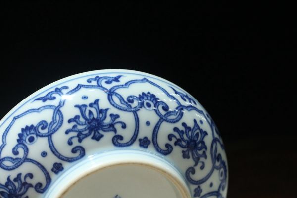 清 乾隆年製 陶磁器 青花魑龍纏枝 蓋盒」染付 置物 擺件 古賞物 中国古 