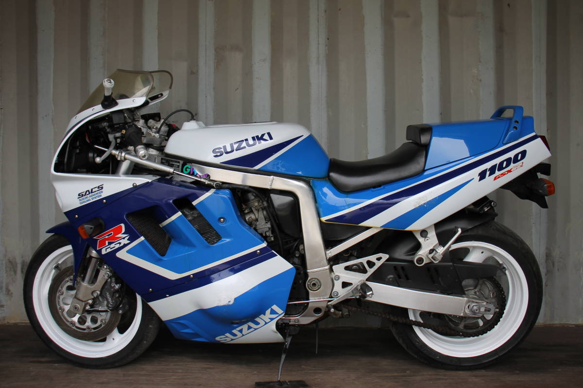 油冷最終型! 走行距離3万キロ! 敷地内試乗OK! 書類あり GSX- 油冷最終型! 走行距離3万キロ! 敷地内試乗OK! 書類あり GSX-