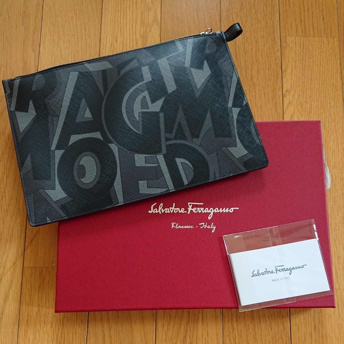 新品 未使用 サルヴァトーレフェラガモ Salvatore Ferragamo クラッチ