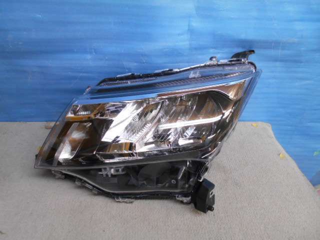 トヨタ/ルーミー M900A 後期用 左ヘッドランプ LED スタンレーW6249