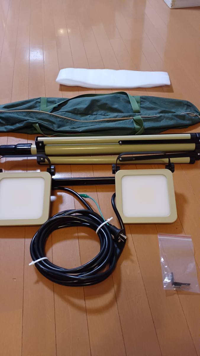 アイリスオーヤマ LED投光器 ワークライト 10000ルーメン スタンド型 アイリスオーヤマ LED投光器 ワークライト 10000ルーメン スタンド型