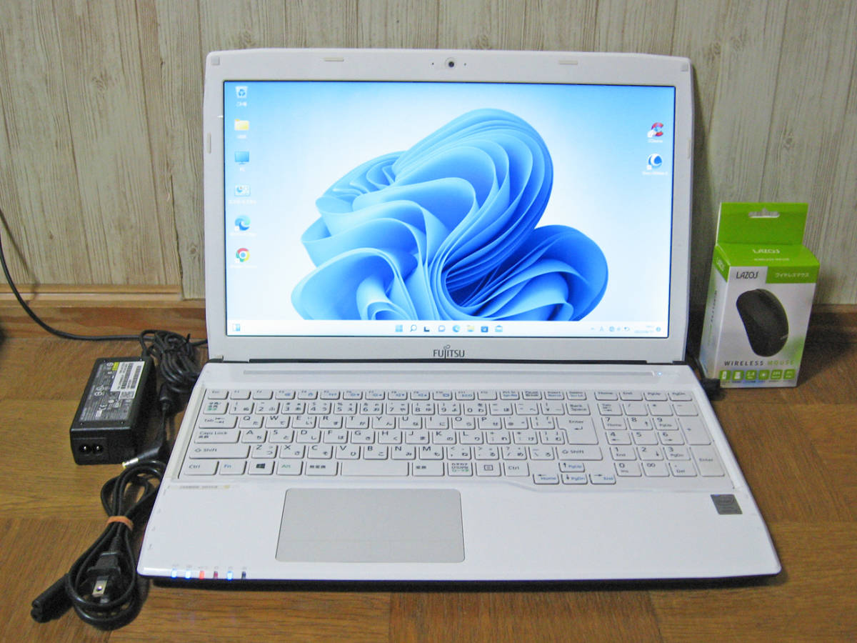 ☆新品SSD 256GB☆Intel Core i3 4010U☆メモリ8GB☆Microsoft Office