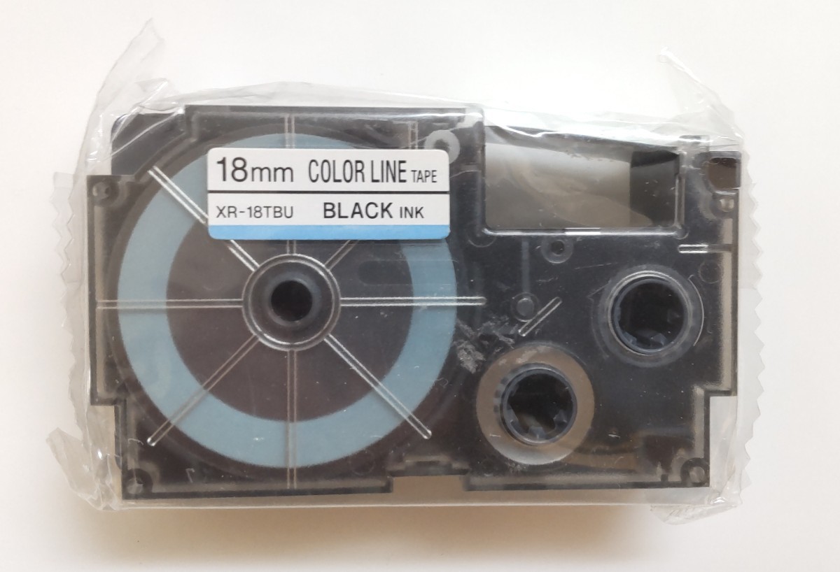 【未開封・未使用】ネームランド　カラーラインテープ 白テープに青ライン黒文字XR-18TBU[黒文字 /18mm幅]１個