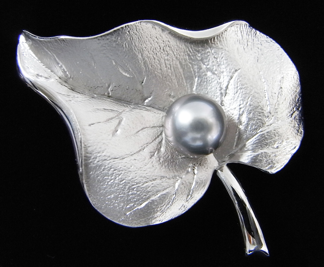 ５５％以上節約 大粒 黒蝶貝真珠 ブラックパール 925SILVER銀製の南洋