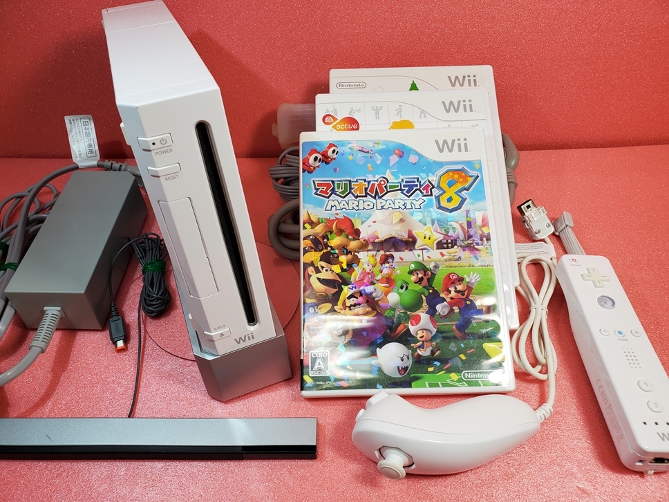 任天堂 Nintendo Wii 本体 付属品一式 動作確認済 D端子接続ケーブル ゲームソフト3本付
